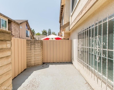 18631 Collins Street - Photo Thumbnail 9
