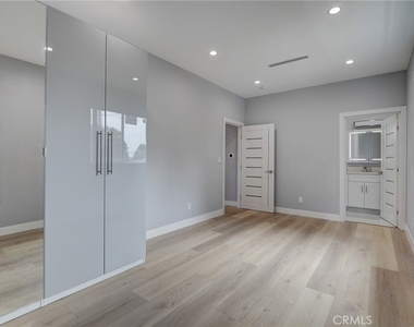 7744 Ostrom Avenue - Photo Thumbnail 14