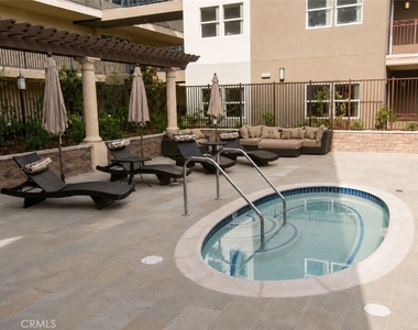 11925 Kling Street - Photo Thumbnail 2