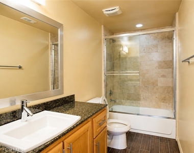 11925 Kling Street - Photo Thumbnail 13