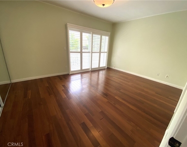 1525 Carver - Photo Thumbnail 18