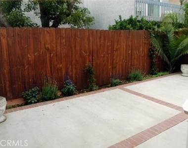 1525 Carver - Photo Thumbnail 19