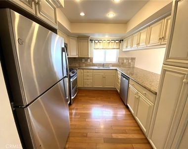 1525 Carver - Photo Thumbnail 8
