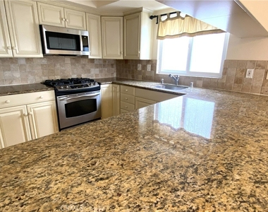 1525 Carver - Photo Thumbnail 7