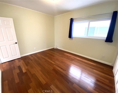 1525 Carver - Photo Thumbnail 14
