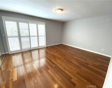 1525 Carver - Photo Thumbnail 11