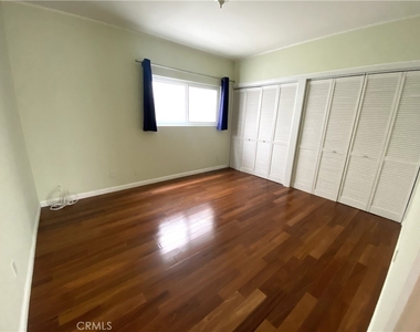 1525 Carver - Photo Thumbnail 15