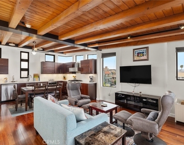 925 Monterey - Photo Thumbnail 4
