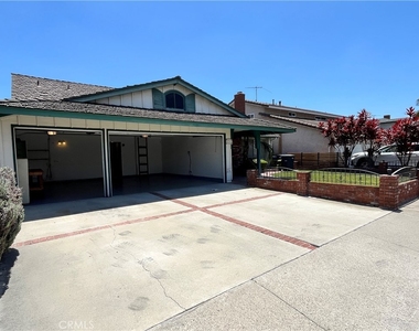 8252 Suffield Street - Photo Thumbnail 18