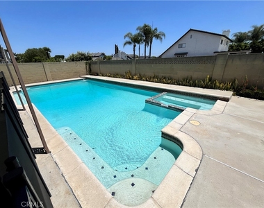 8252 Suffield Street - Photo Thumbnail 19