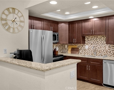 22709 Lakeway Dr - Photo Thumbnail 6