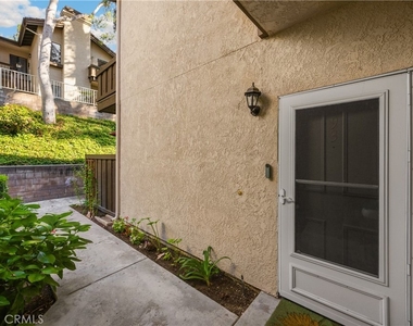 22709 Lakeway Dr - Photo Thumbnail 1