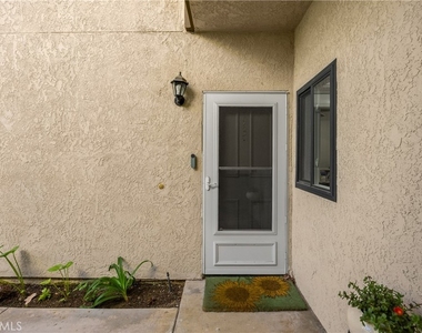 22709 Lakeway Dr - Photo Thumbnail 2