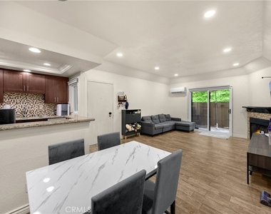 22709 Lakeway Dr - Photo Thumbnail 8