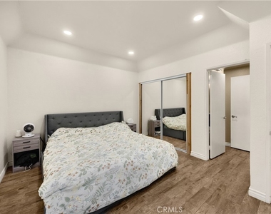 22709 Lakeway Dr - Photo Thumbnail 18