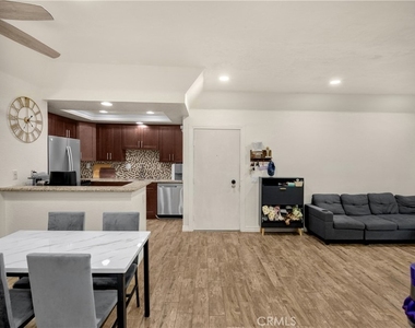 22709 Lakeway Dr - Photo Thumbnail 4