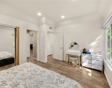 22709 Lakeway Dr - Photo Thumbnail 19