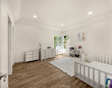 22709 Lakeway Dr - Photo Thumbnail 16