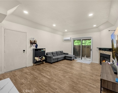 22709 Lakeway Dr - Photo Thumbnail 12
