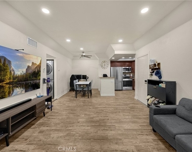 22709 Lakeway Dr - Photo Thumbnail 11