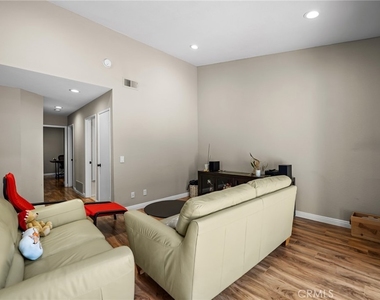 1315 Albariza Place - Photo Thumbnail 2