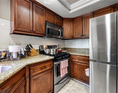 1315 Albariza Place - Photo Thumbnail 8