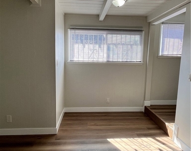 3209 W 110th Street - Photo Thumbnail 4