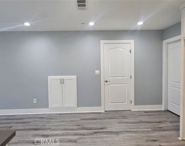 1662 E 60th - Photo Thumbnail 12