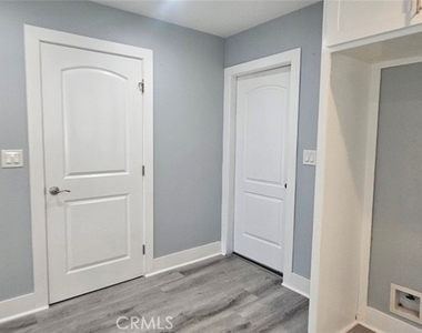 1662 E 60th - Photo Thumbnail 13
