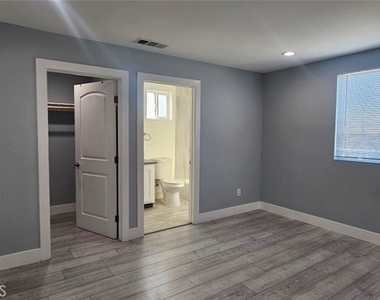 1662 E 60th - Photo Thumbnail 21