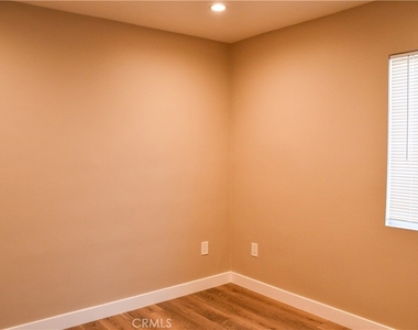 874 N Orange - Photo Thumbnail 37
