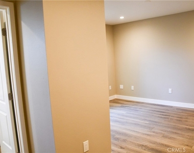 874 N Orange - Photo Thumbnail 15