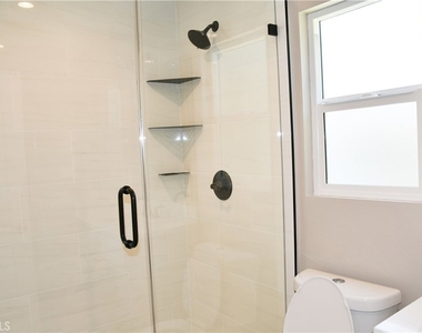 874 N Orange - Photo Thumbnail 21