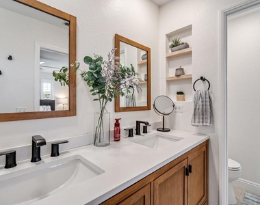 2175 Honeybee Street - Photo Thumbnail 25
