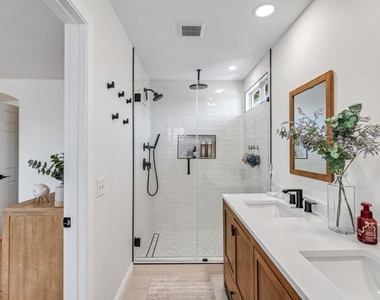 2175 Honeybee Street - Photo Thumbnail 24