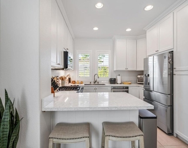 2175 Honeybee Street - Photo Thumbnail 11