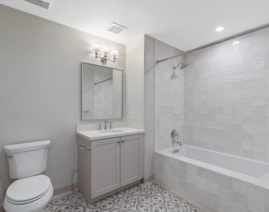 533 E Union Street - Photo Thumbnail 11