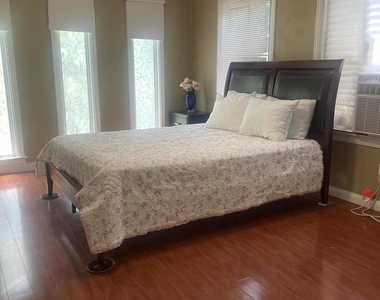 2467 E Villa Street - Photo Thumbnail 7