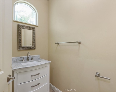 1303 Sycamore Heights - Photo Thumbnail 21
