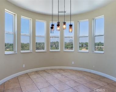 1303 Sycamore Heights - Photo Thumbnail 13