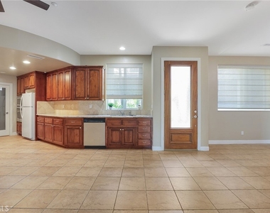 1303 Sycamore Heights - Photo Thumbnail 33