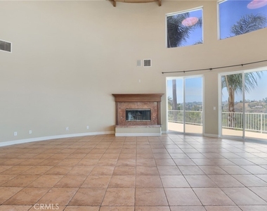 1303 Sycamore Heights - Photo Thumbnail 14