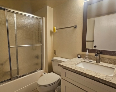 24055 Paseo Del Lago - Photo Thumbnail 7