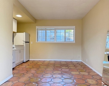 531 Catalina Street - Photo Thumbnail 1