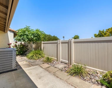 1723 Kellington Place - Photo Thumbnail 11