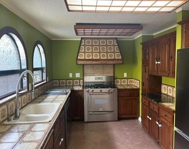 307 Moosehead Drive - Photo Thumbnail 2