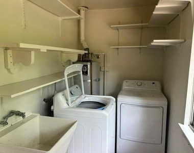 307 Moosehead Drive - Photo Thumbnail 8