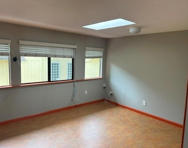 307 Moosehead Drive - Photo Thumbnail 9