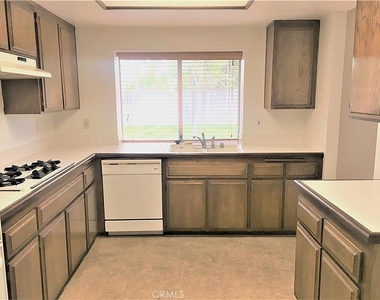 11054 Wesley - Photo Thumbnail 2