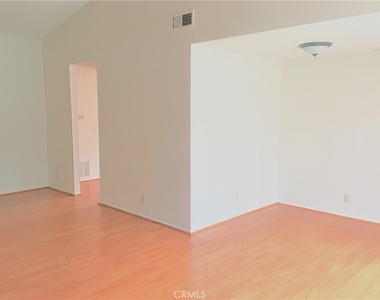 11054 Wesley - Photo Thumbnail 4